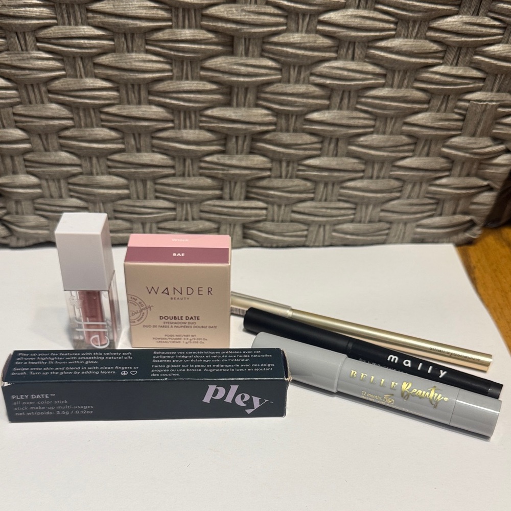 Eyeshadow and stick set- Wander, elf, Mally, pley, brush